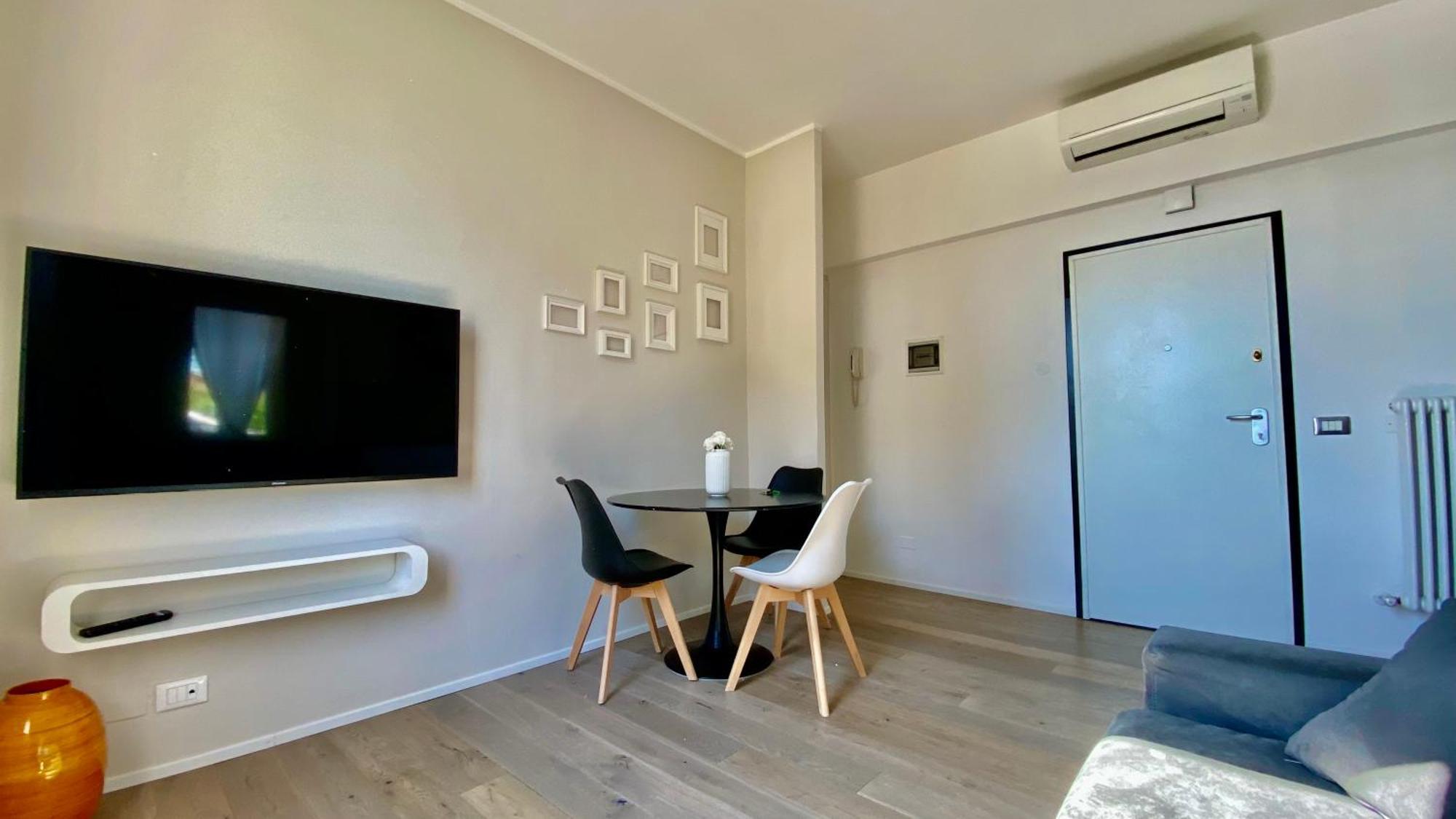 Suite649 Nuova 5 Modena Exterior photo