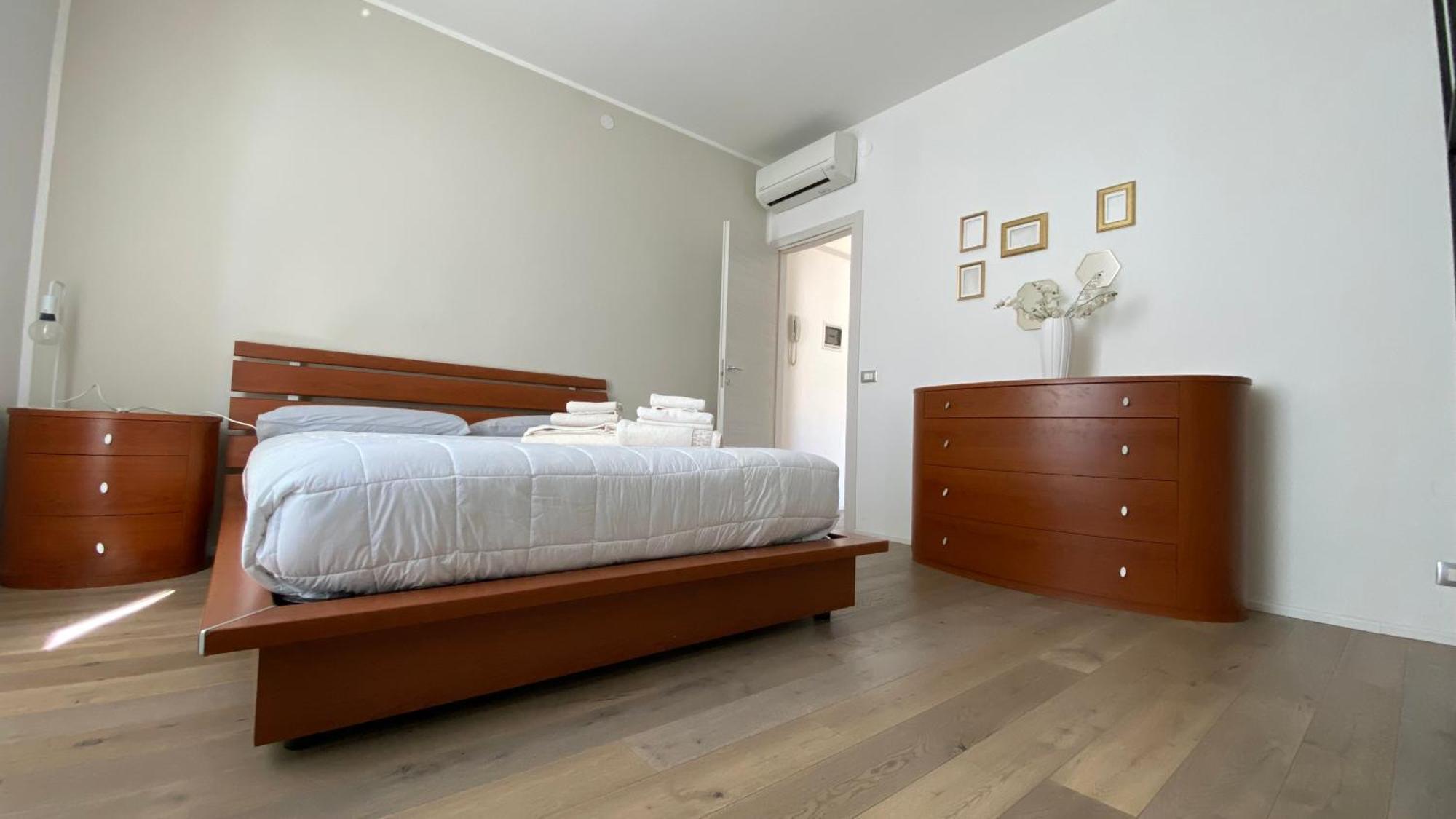 Suite649 Nuova 5 Modena Exterior photo